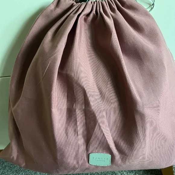 Radley London like new condition real leather black crossbody or shoulder bag - Picture 10 of 11